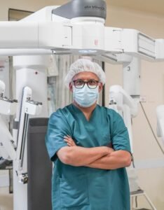 Dr. Rubén Luna - Especialista en cirugía bariátrica robótica de tres incisiones