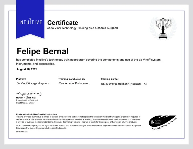 Certificacion-en-Cirugia-Robotica-con-Robot-Da-Vinci-Xi-Dr.-Felipe-Bernal-Cirujano-Bariatrico-en-Bogota-768x593